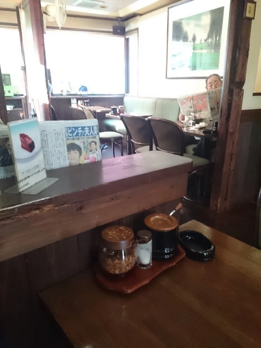 コーヒーハウスぽえむ新井薬師南口店 · 8